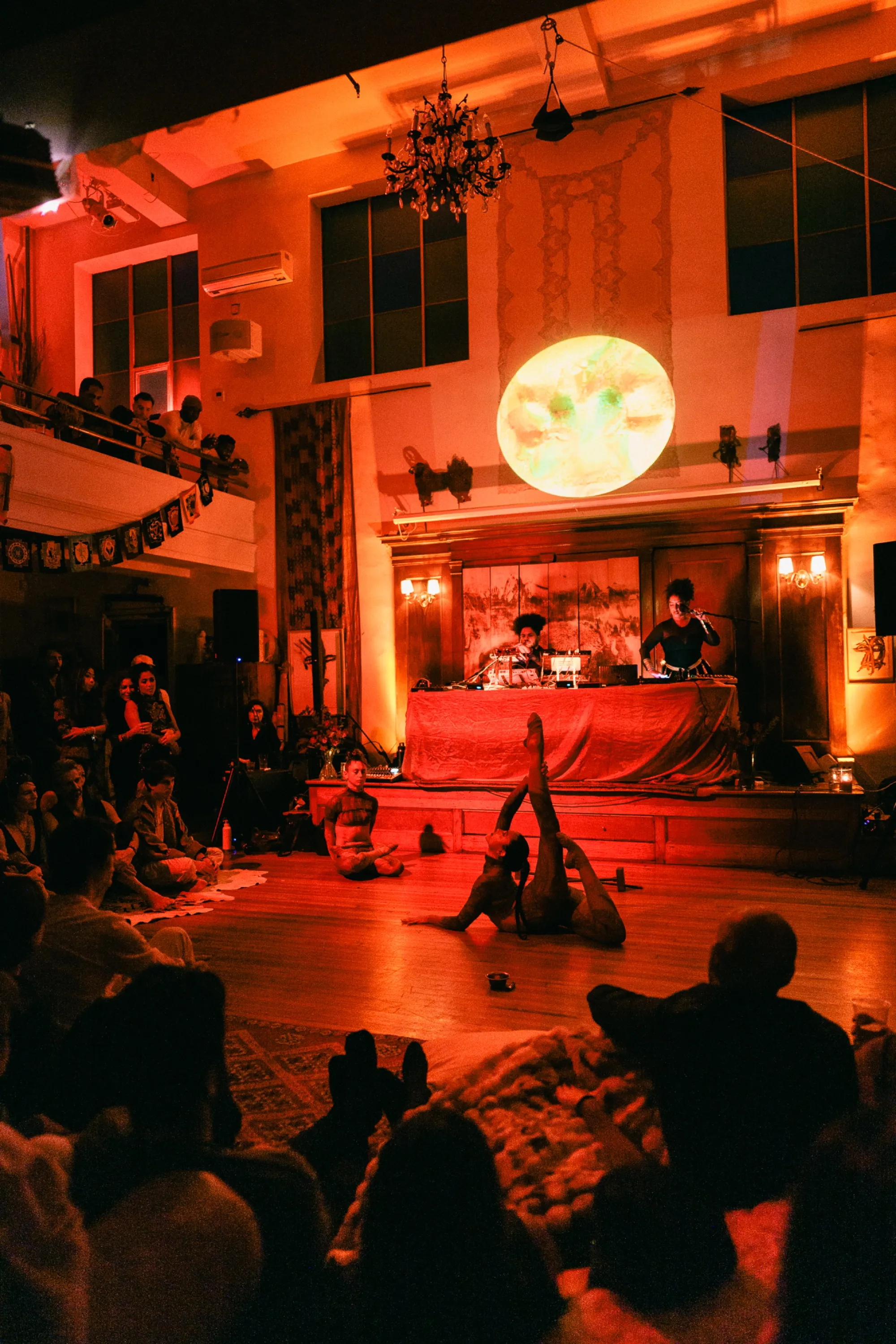 Global artist Benjamin Urbaez and DJ Dreeemy world touring musician captured live at Viewcy Harlem NYC