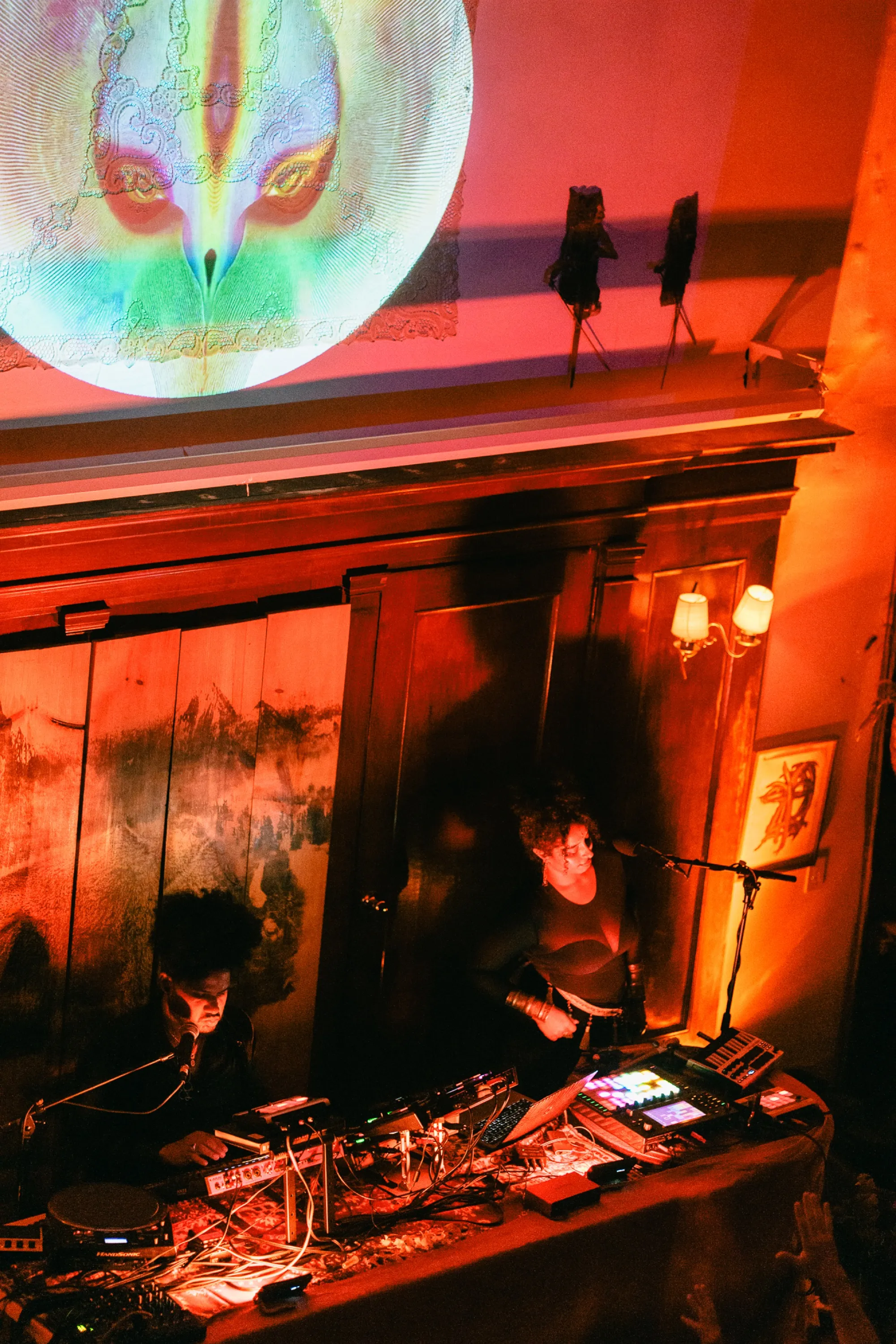 Global artist Benjamin Urbaez and DJ Dreeemy collaboration live on stage at Harlem venue