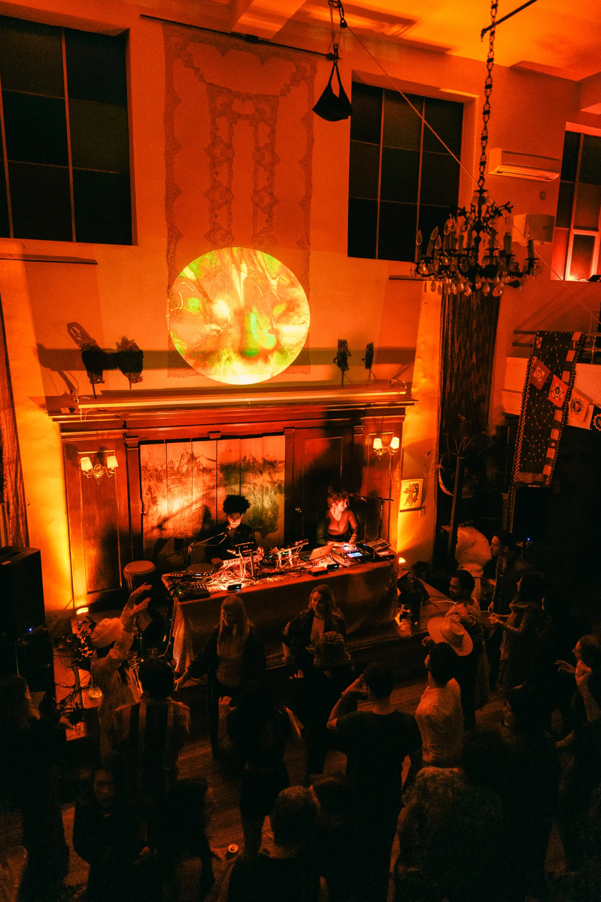 Global artist Benjamin Urbaez and DJ Dreeemy live afrobeats spiritual music at intimate NYC event